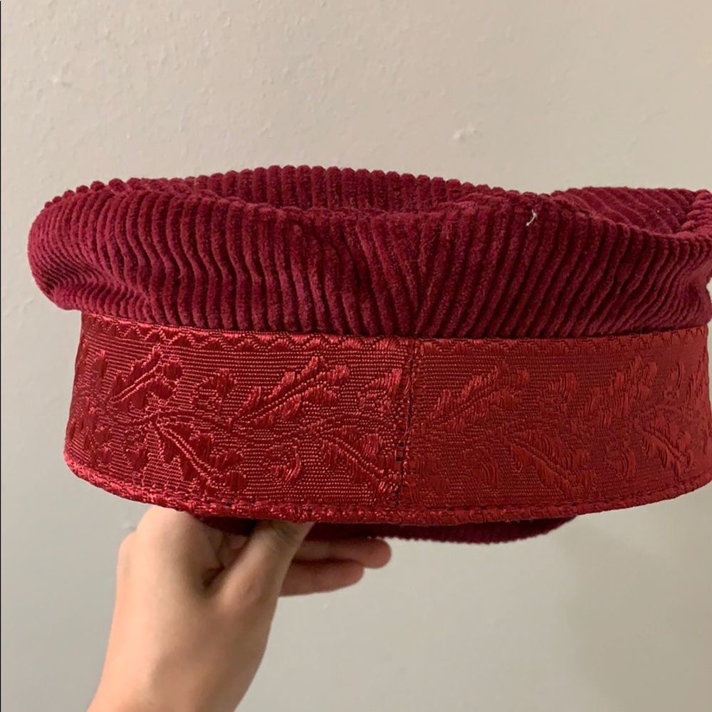 Red hat - Picture 4 of 6